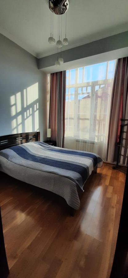 Apartment On Aleksandr Pushkin Street Tbilisi Bagian luar foto