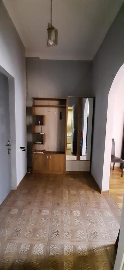Apartment On Aleksandr Pushkin Street Tbilisi Bagian luar foto